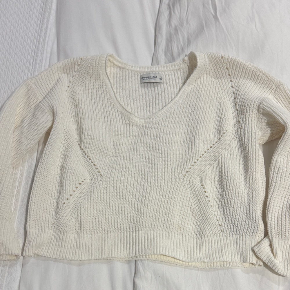 Abercrombie & Fitch Women's Ivory V-Neck Sweater